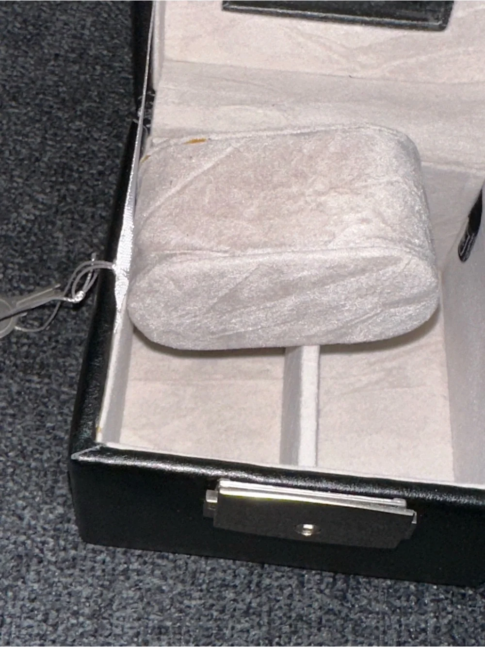 ROYCE New York Black Leather Watch Box